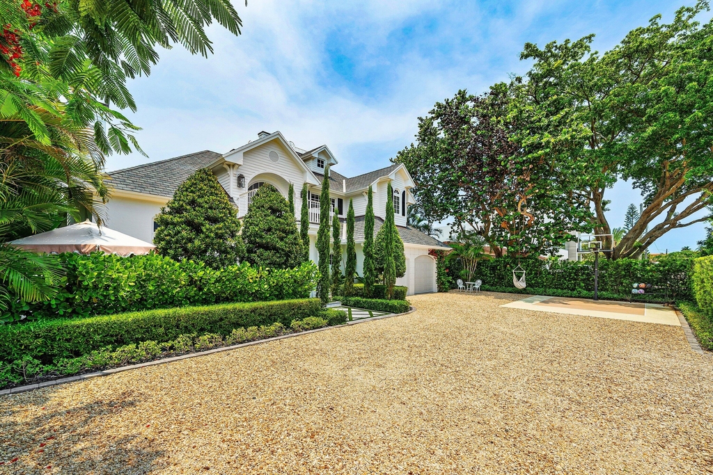 477 Ne Spanish Court - Photo 1
