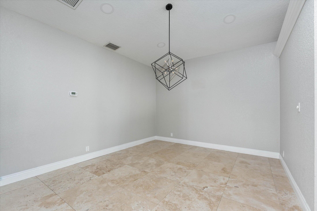 1598 Sw 5th Avenue - Photo 5