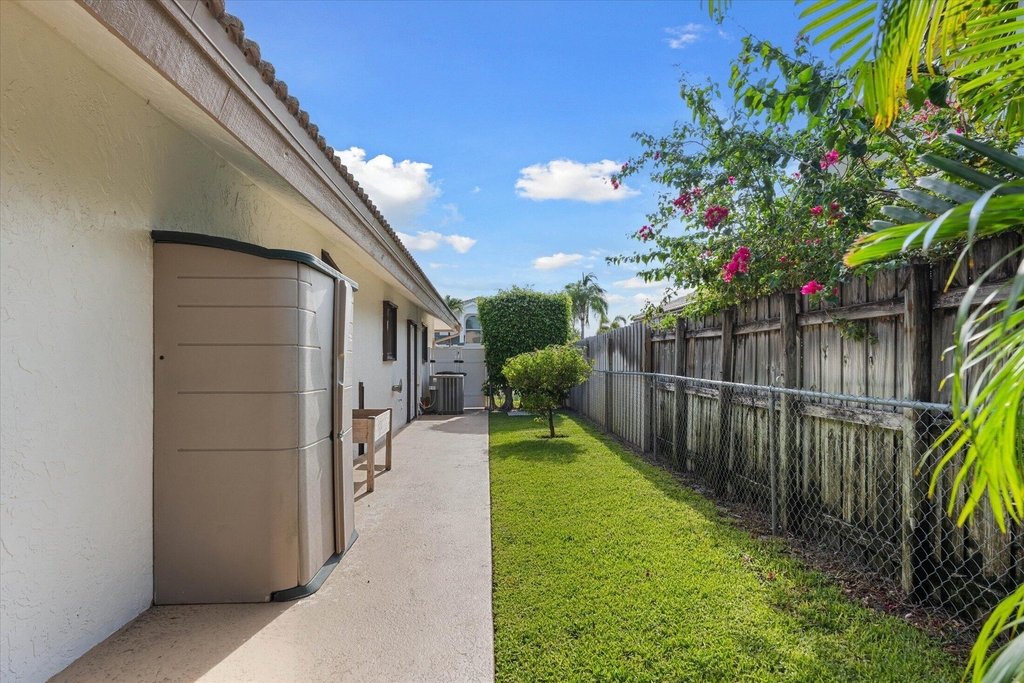 1598 Sw 5th Avenue - Photo 29
