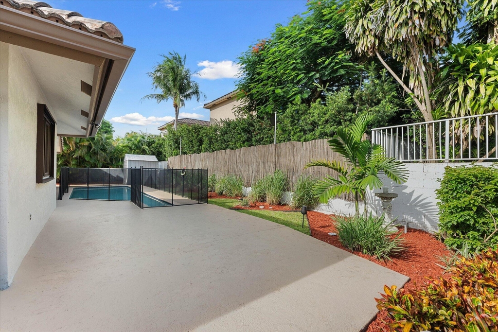 1598 Sw 5th Avenue - Photo 25