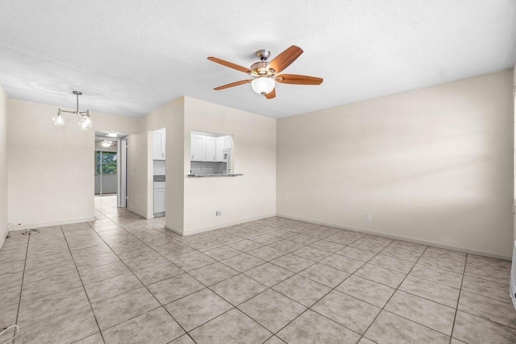 52 Kingswood C - Photo 1