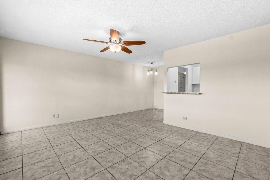 52 Kingswood C - Photo 2