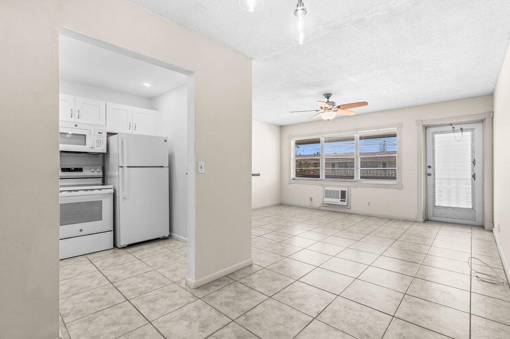 52 Kingswood C - Photo 7