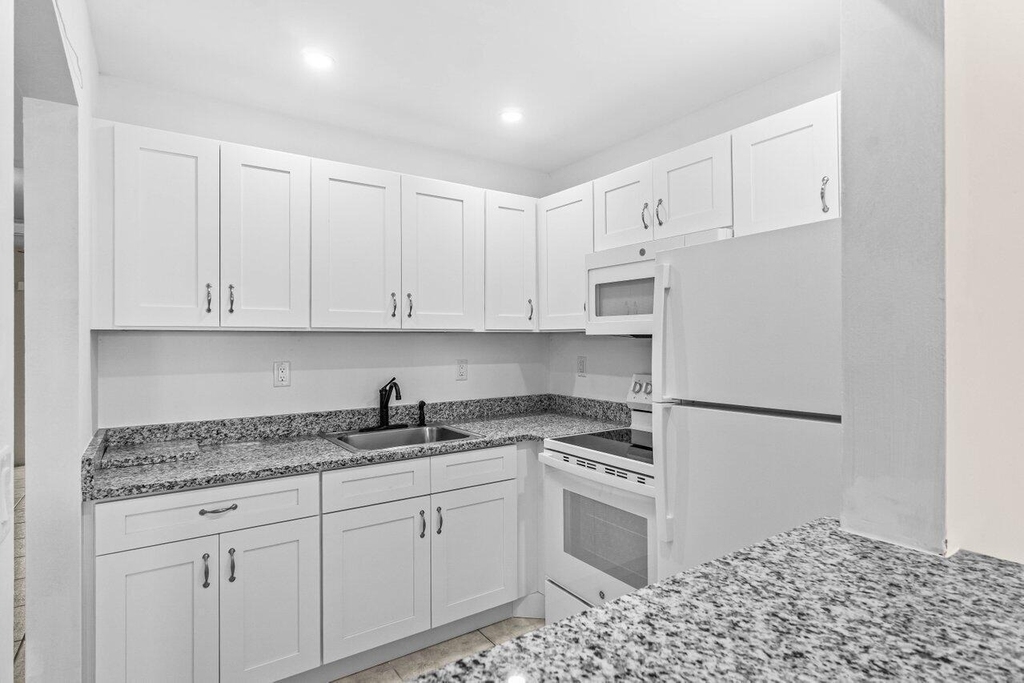 52 Kingswood C - Photo 6