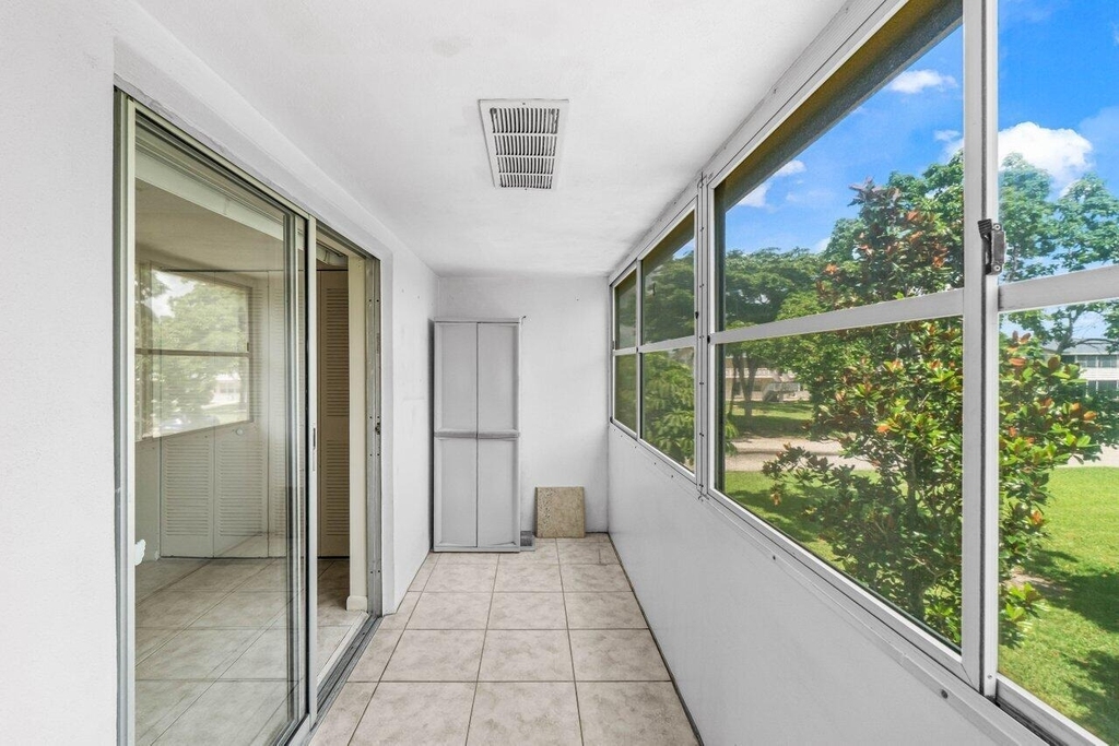 52 Kingswood C - Photo 18