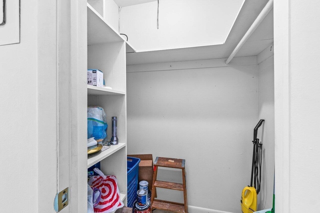 52 Kingswood C - Photo 12
