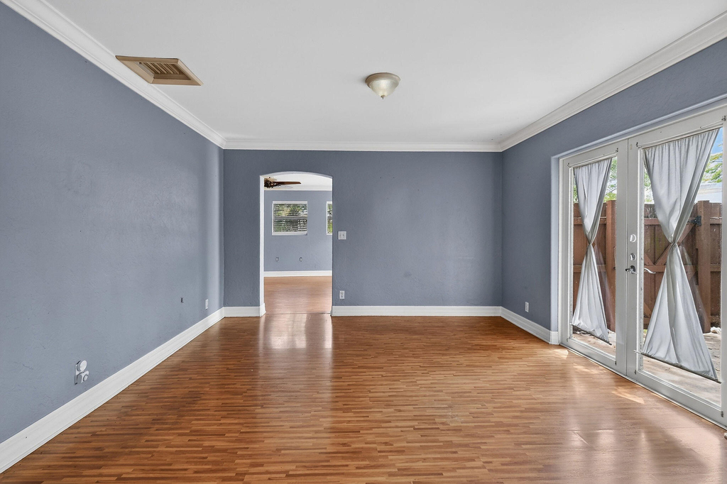 1005 Selkirk Street - Photo 10
