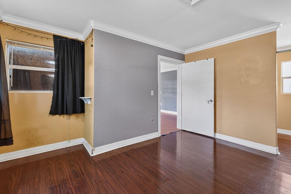 1005 Selkirk Street - Photo 7
