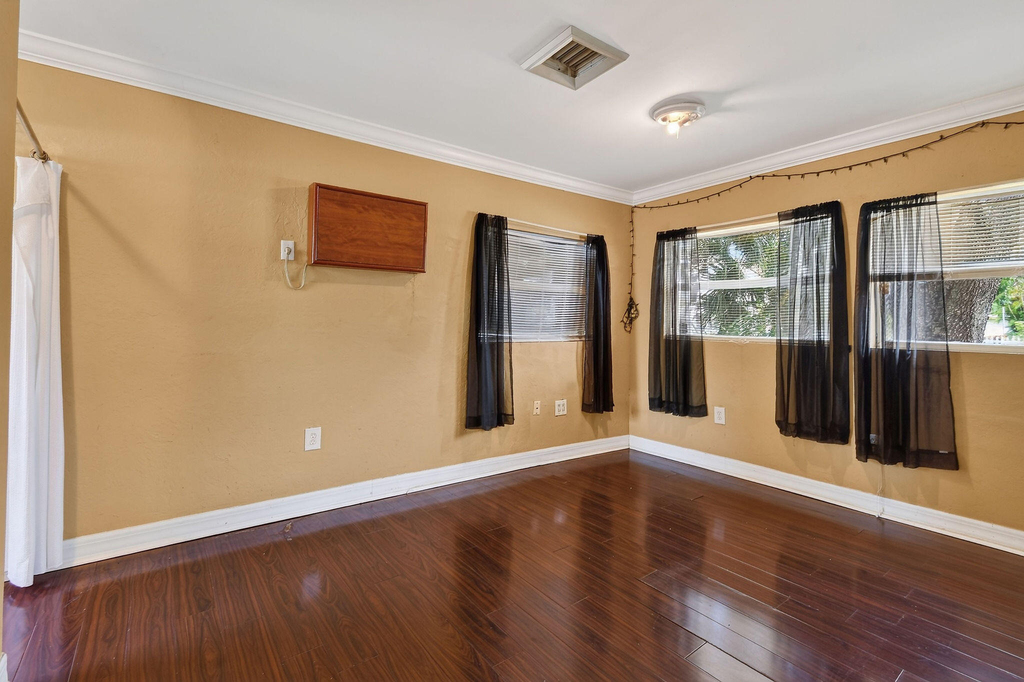 1005 Selkirk Street - Photo 6