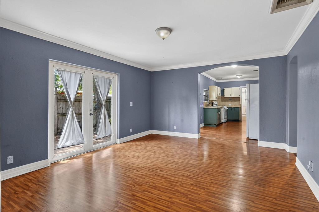 1005 Selkirk Street - Photo 9