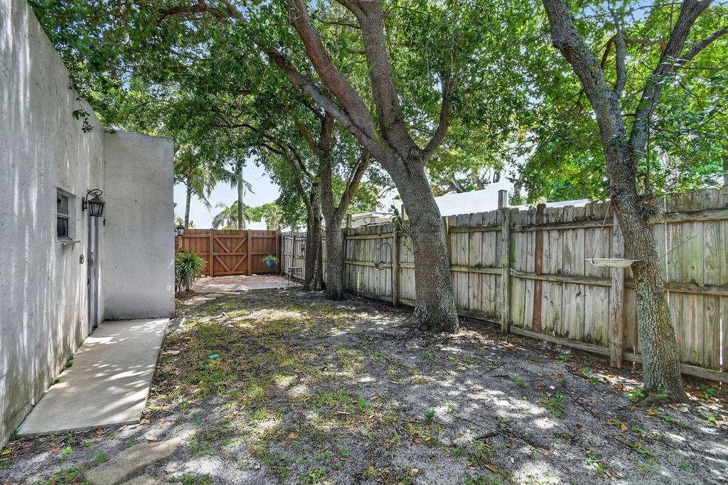 1005 Selkirk Street - Photo 28