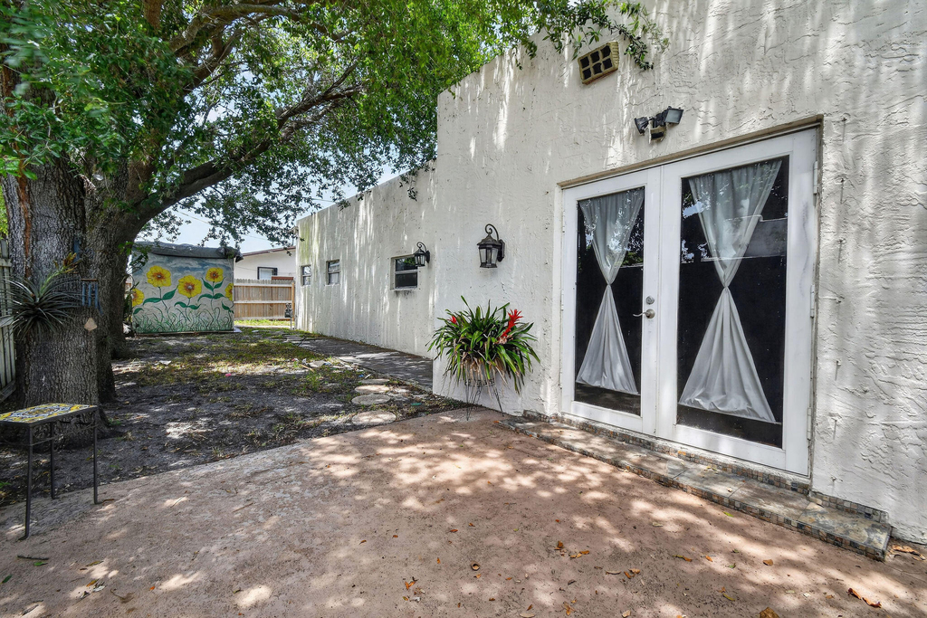 1005 Selkirk Street - Photo 33