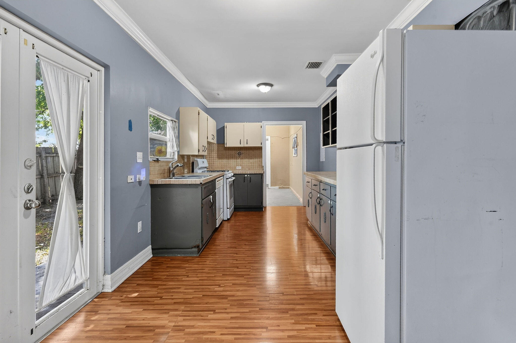 1005 Selkirk Street - Photo 11
