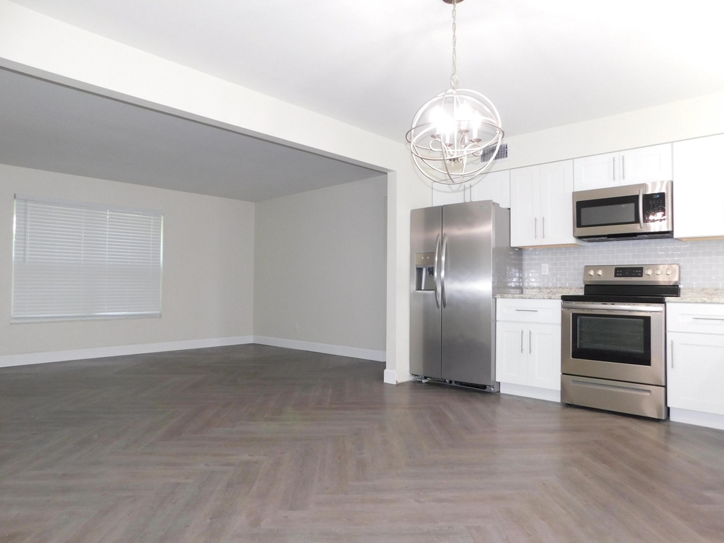 741 Hummingbird Way - Photo 4