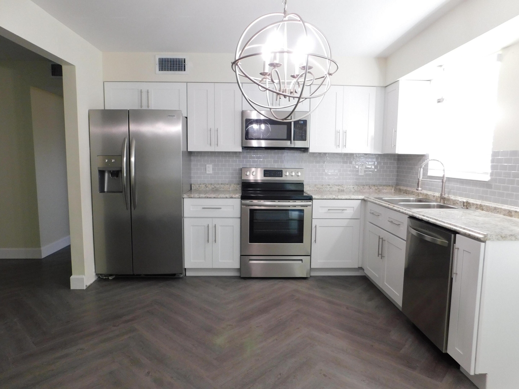 741 Hummingbird Way - Photo 3