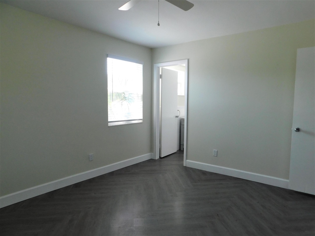 741 Hummingbird Way - Photo 10