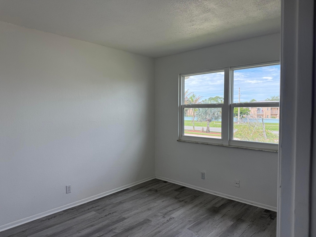 1536 Se Royal Green - Photo 2