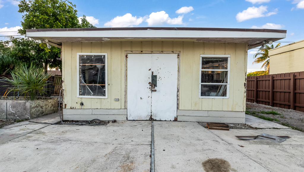 611 Ne 34th Street - Photo 13