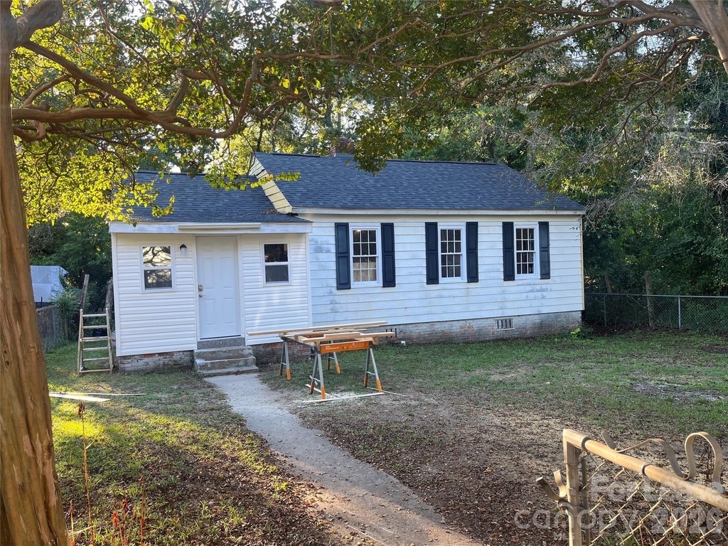 4723 Linden Street - Photo 0