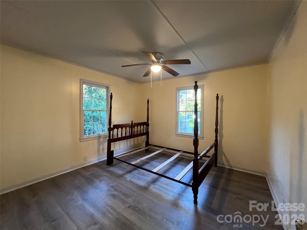 4723 Linden Street - Photo 7