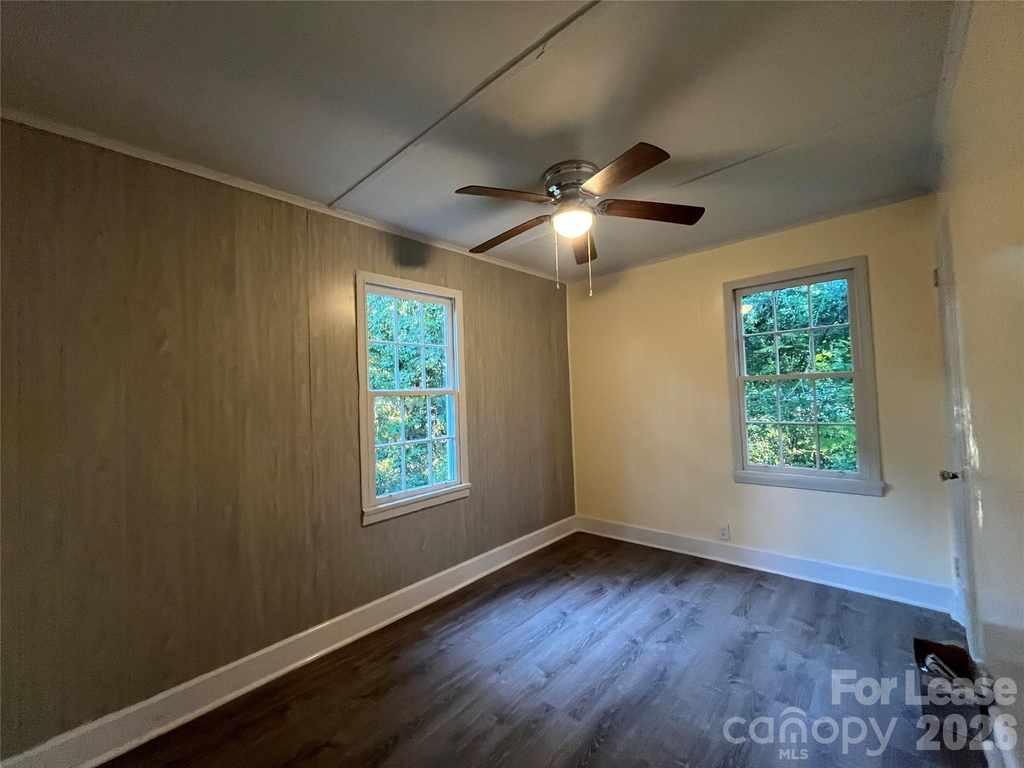 4723 Linden Street - Photo 6