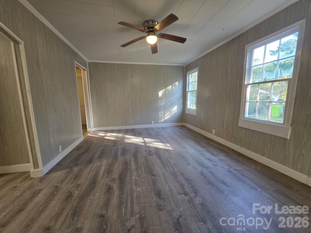 4723 Linden Street - Photo 3