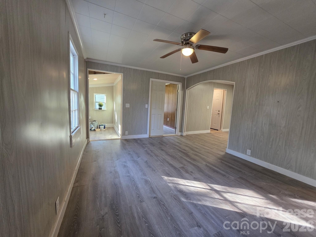 4723 Linden Street - Photo 4