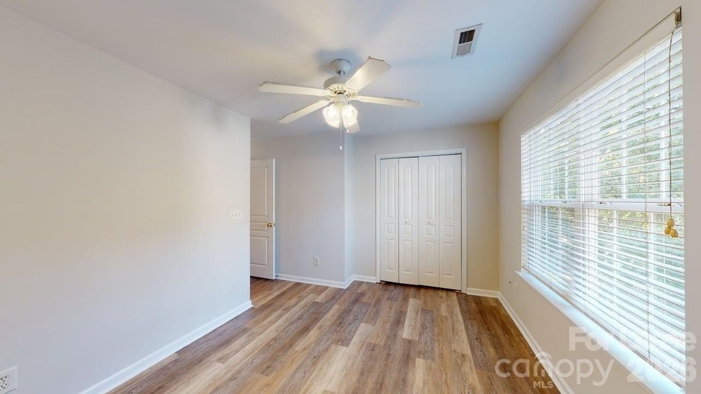 5545 Seths Drive - Photo 15