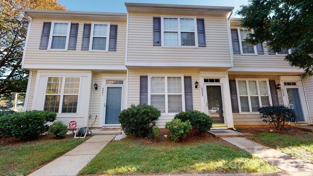 5545 Seths Drive - Photo 0