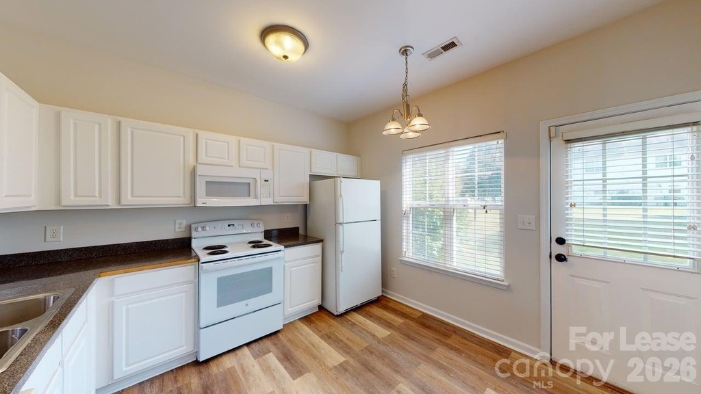 5545 Seths Drive - Photo 4