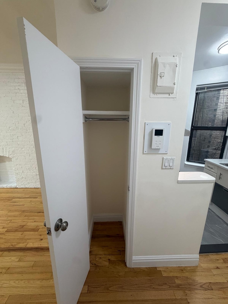East 83rd Street - Photo 7
