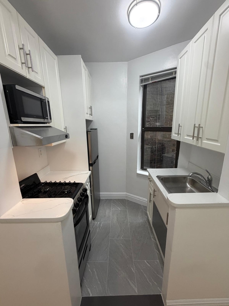 East 83rd Street - Photo 0