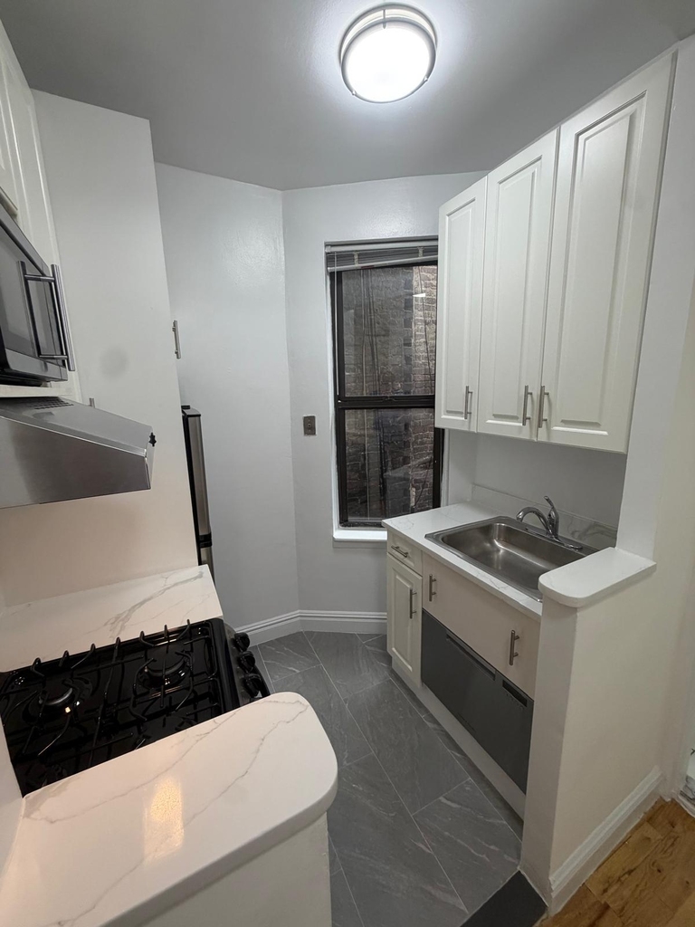 East 83rd Street - Photo 2