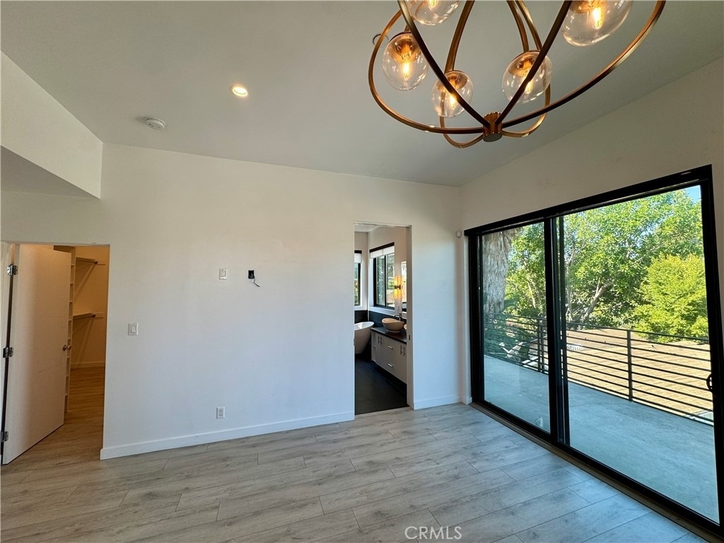 143 N Ardmore Avenue - Photo 15