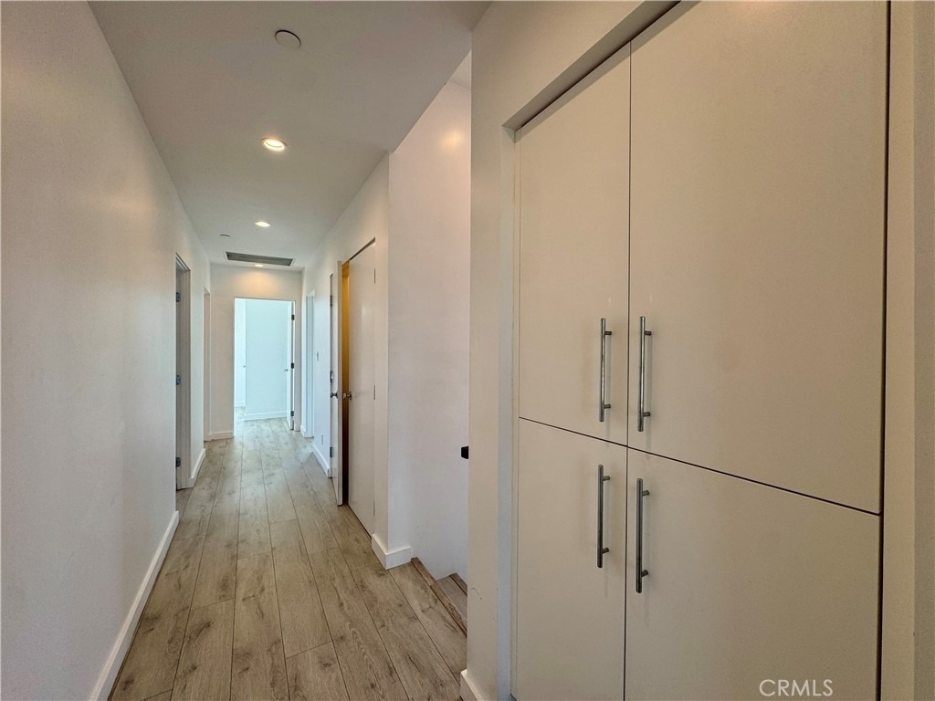 143 N Ardmore Avenue - Photo 13