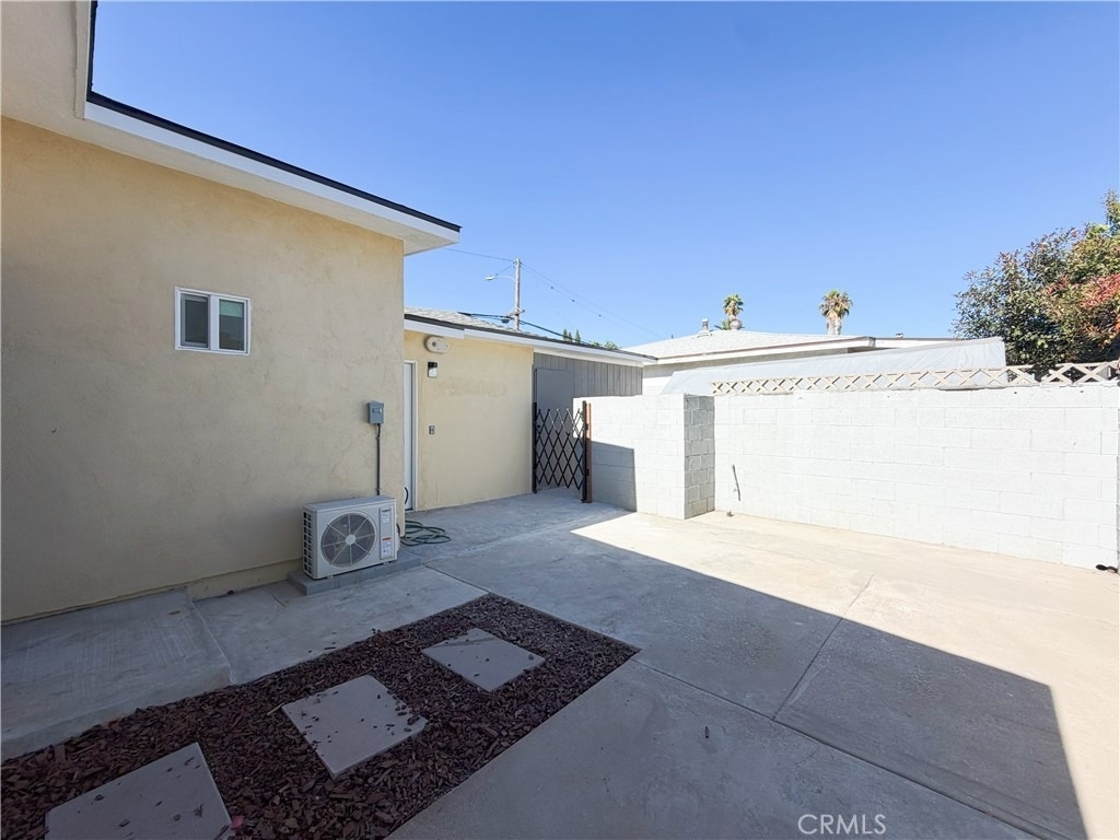 320 E Marshall Street - Photo 24