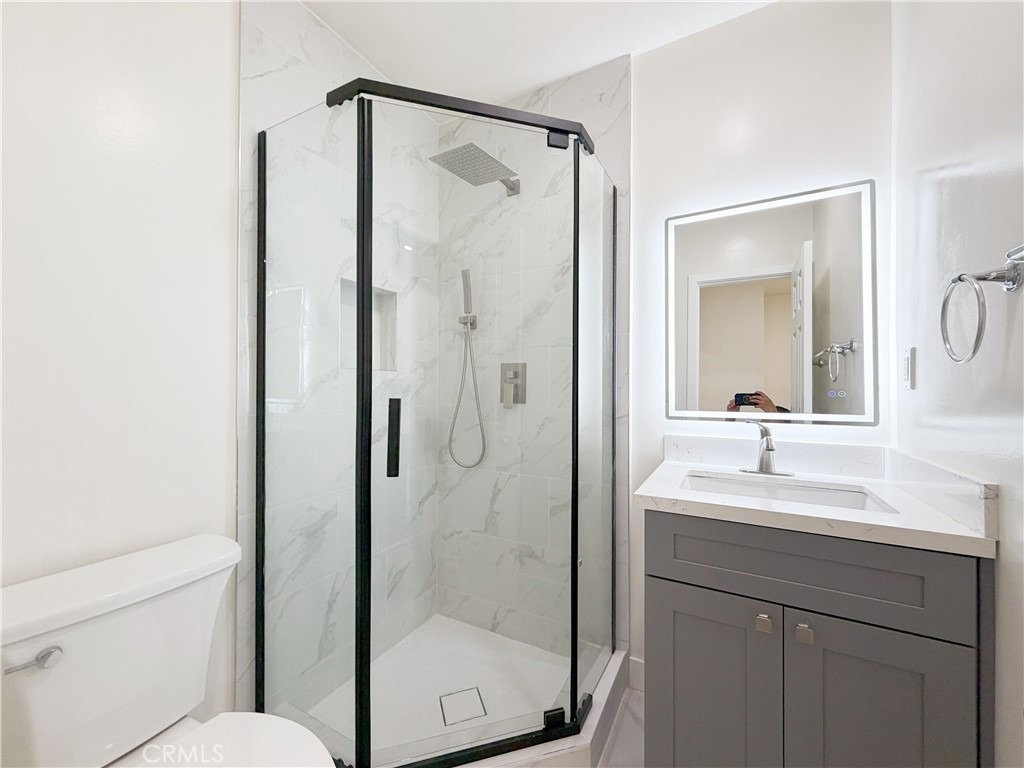 320 E Marshall Street - Photo 21