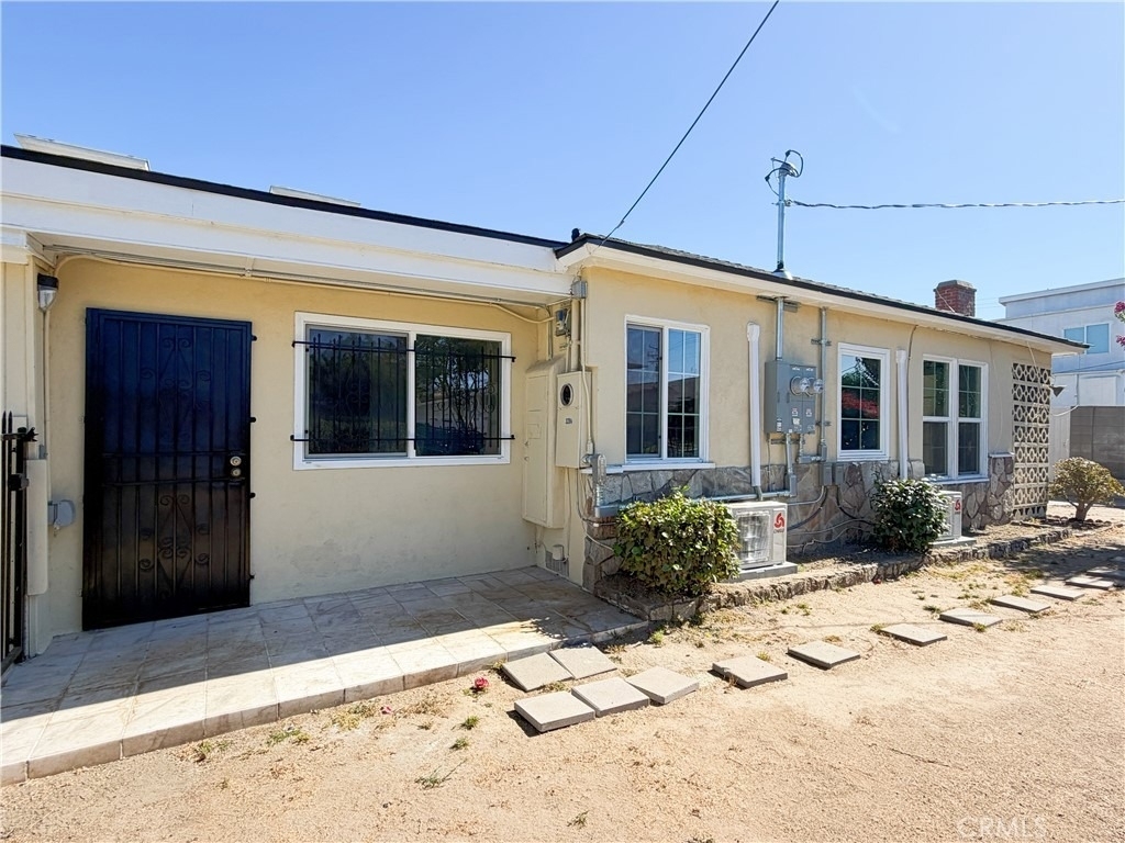 320 E Marshall Street - Photo 1