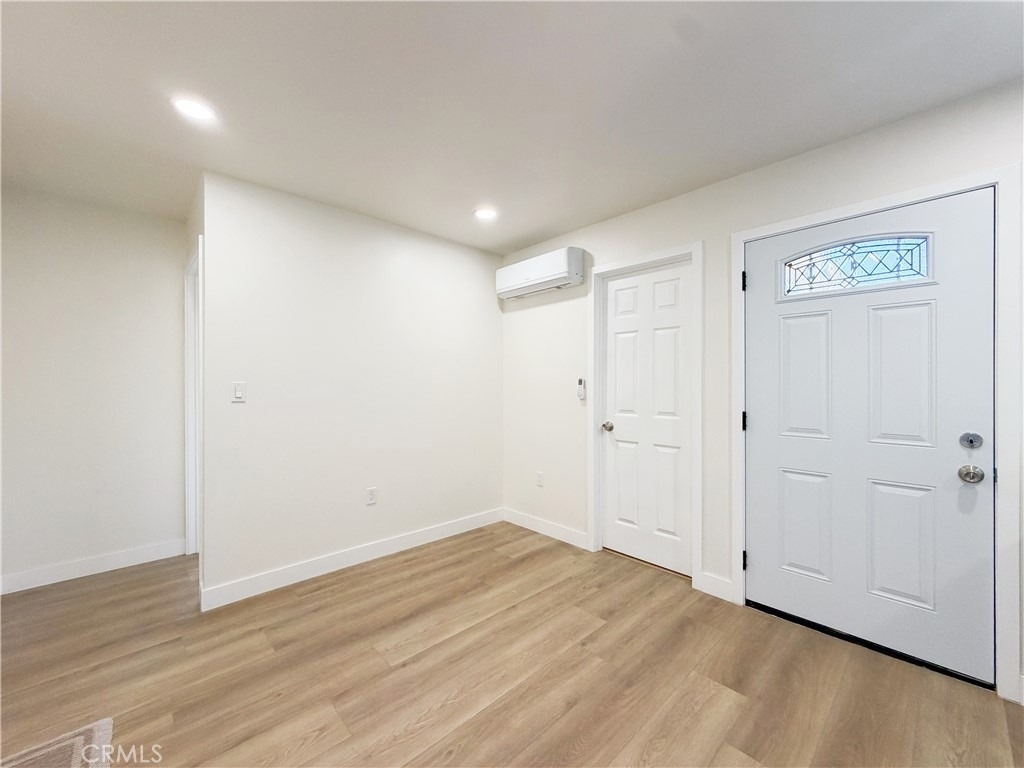 320 E Marshall Street - Photo 8