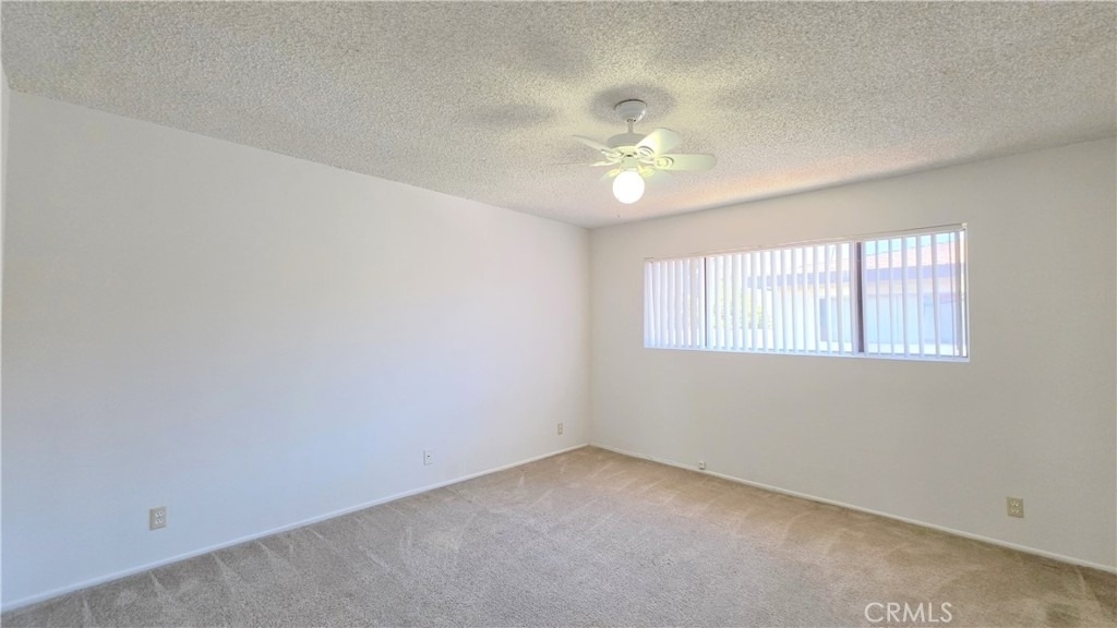 1086 Springfield Street - Photo 8