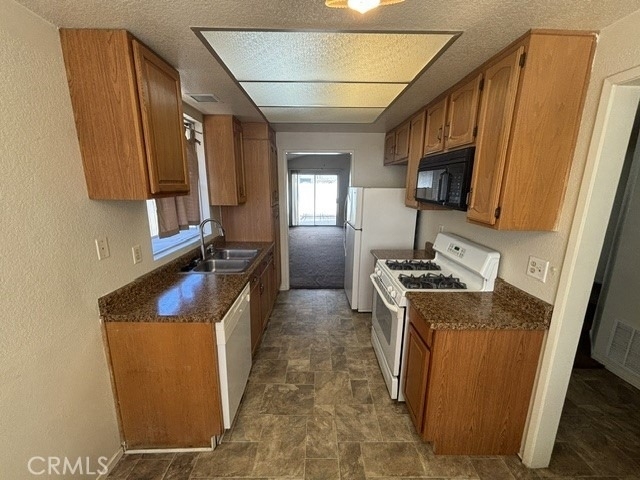 1013 Ivy St - Photo 3