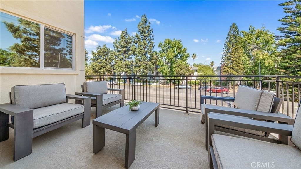 17158 Chatsworth Street - Photo 14