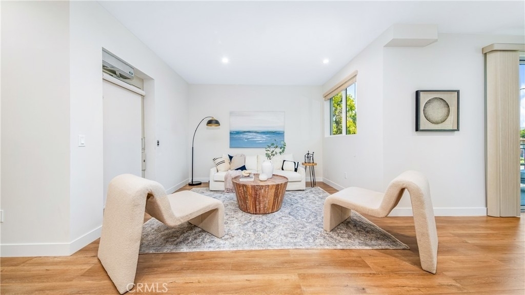 17158 Chatsworth Street - Photo 7