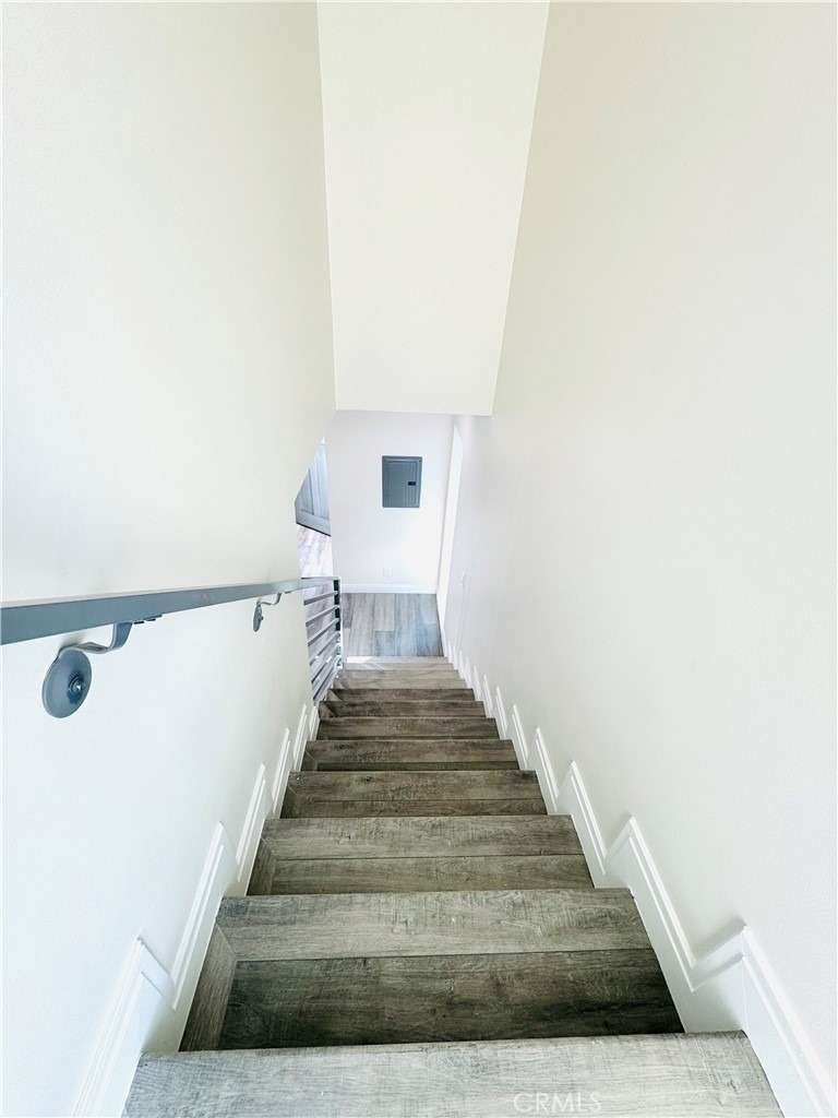 9318 Encino Ave - Photo 15