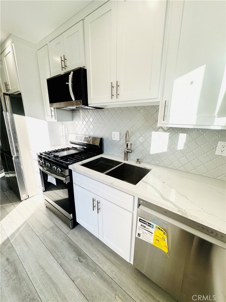 9318 Encino Ave - Photo 2