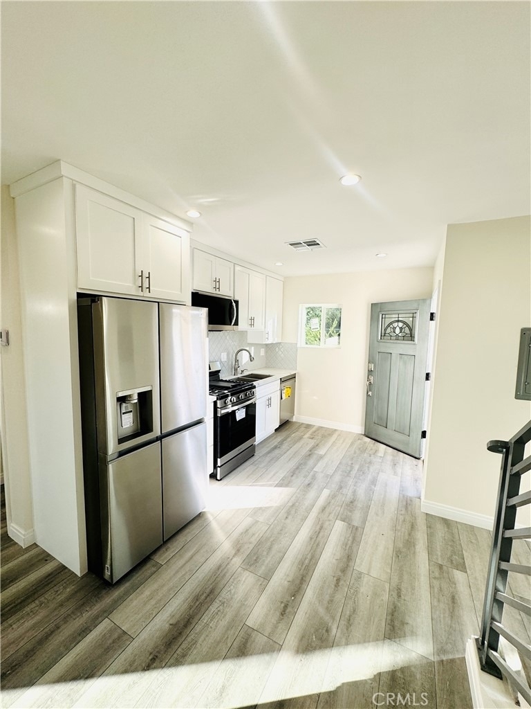 9318 Encino Ave - Photo 4