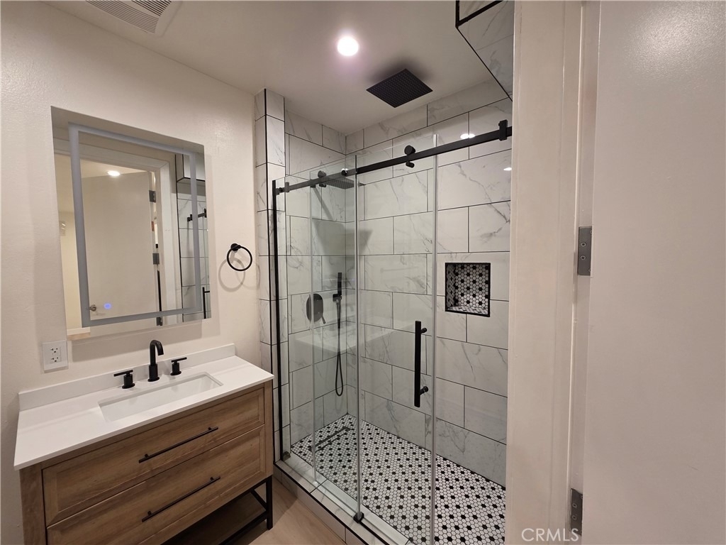 14618 Sylvan Street - Photo 5