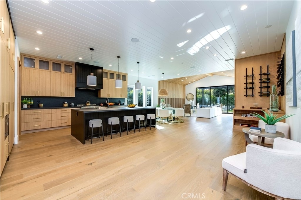 5323 Allott Avenue - Photo 7