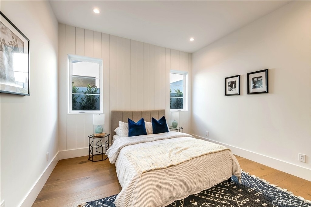 5323 Allott Avenue - Photo 34