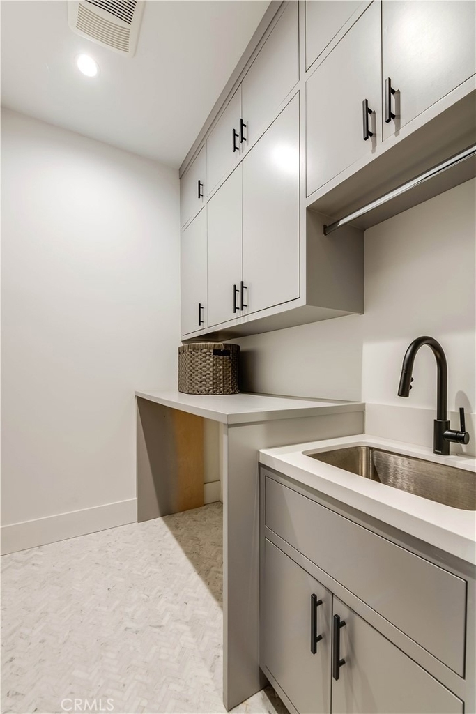 5323 Allott Avenue - Photo 44